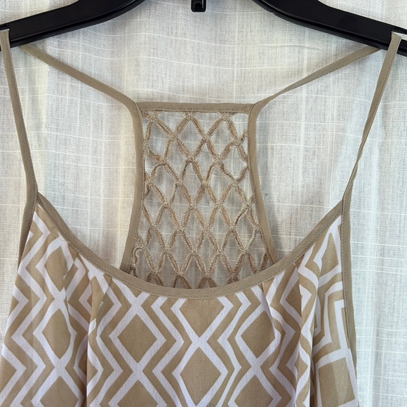Geometric Patterned Tan Top - Picture 2 of 7